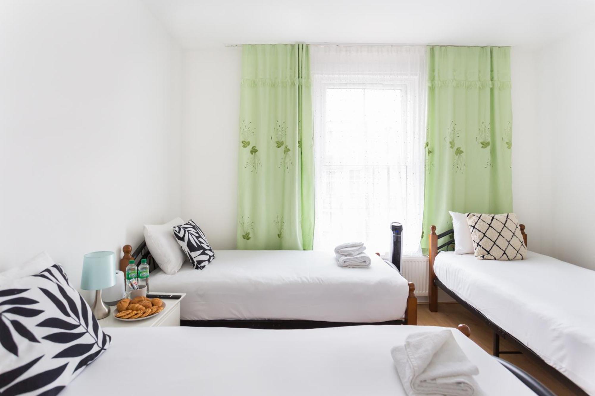 Wood Green Budget Rooms - Next To Mall & Metro Station - 10 Min To City Center Londyn Zewnętrze zdjęcie