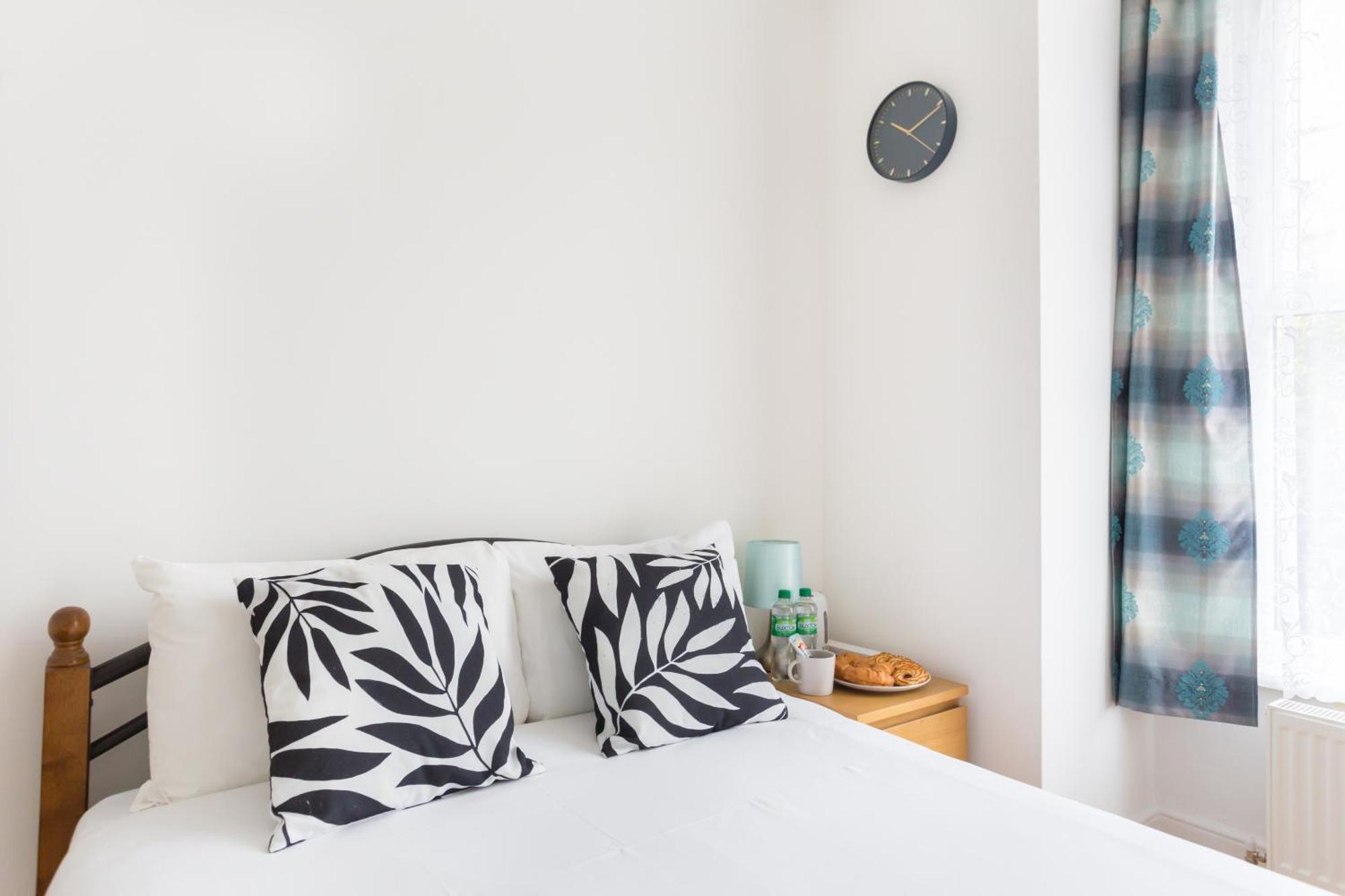 Wood Green Budget Rooms - Next To Mall & Metro Station - 10 Min To City Center Londyn Zewnętrze zdjęcie