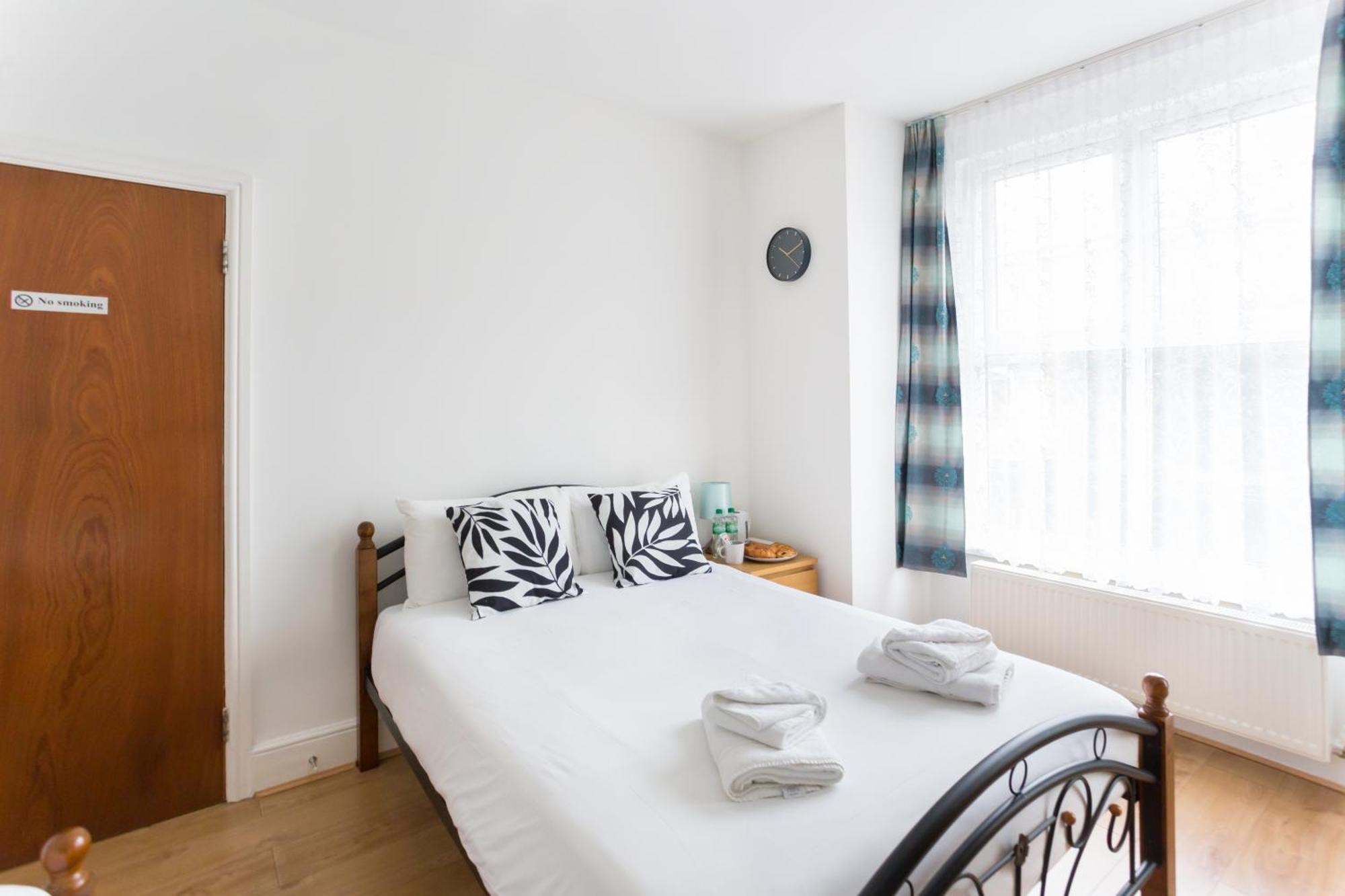 Wood Green Budget Rooms - Next To Mall & Metro Station - 10 Min To City Center Londyn Zewnętrze zdjęcie