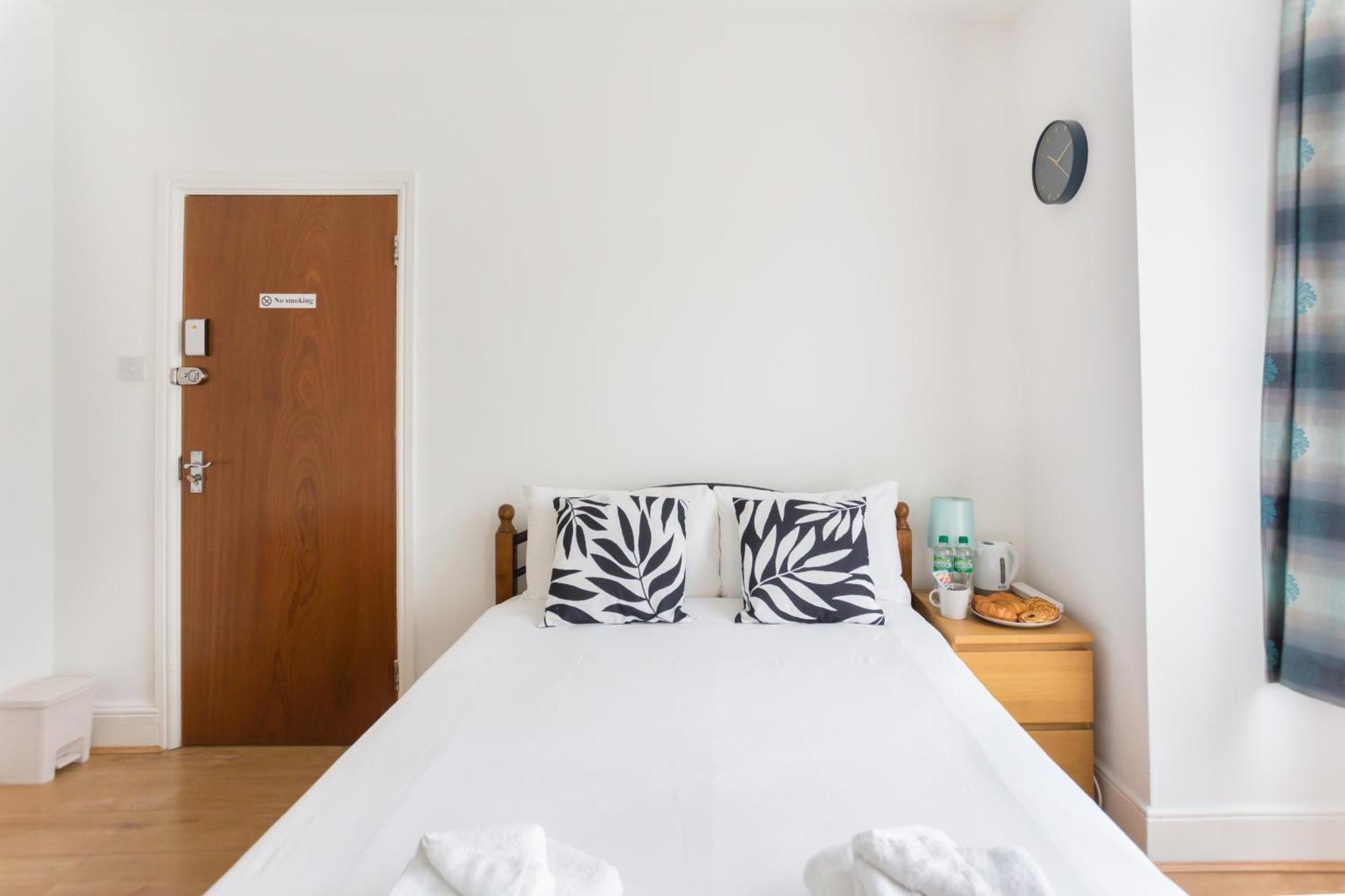 Wood Green Budget Rooms - Next To Mall & Metro Station - 10 Min To City Center Londyn Zewnętrze zdjęcie