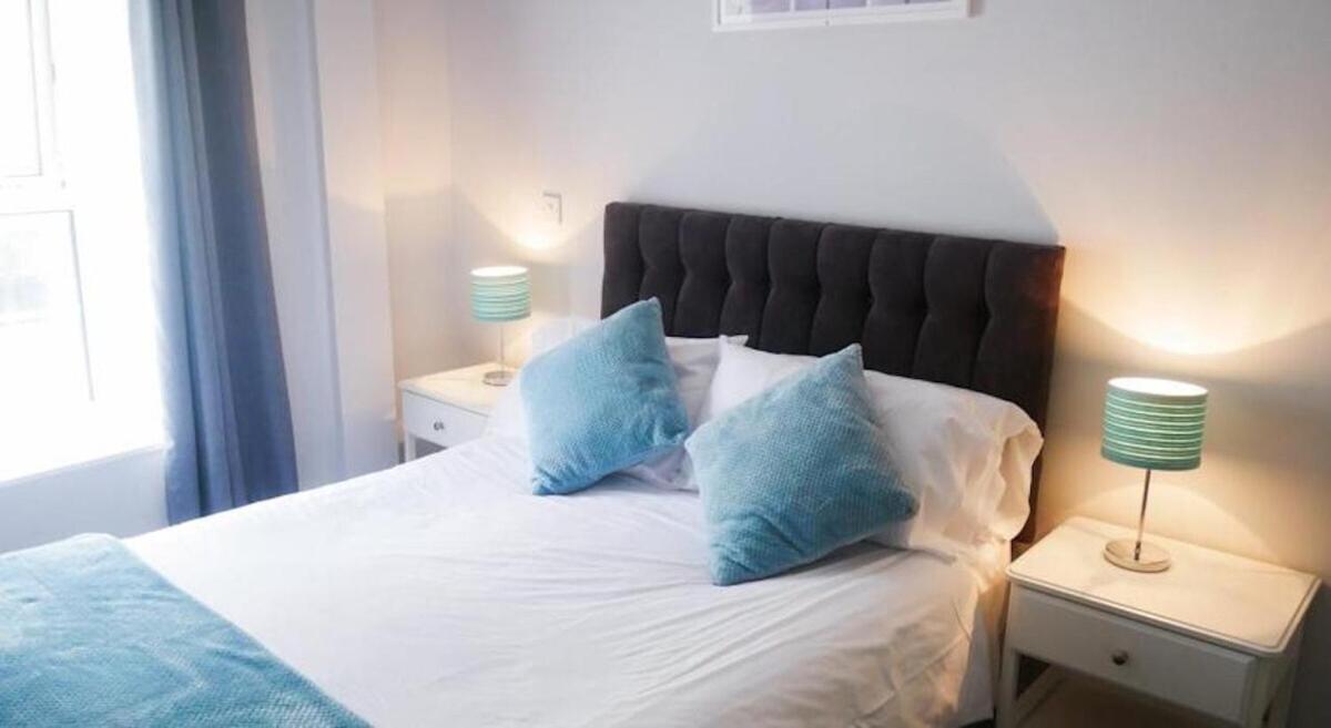 Wood Green Budget Rooms - Next To Mall & Metro Station - 10 Min To City Center Londyn Zewnętrze zdjęcie