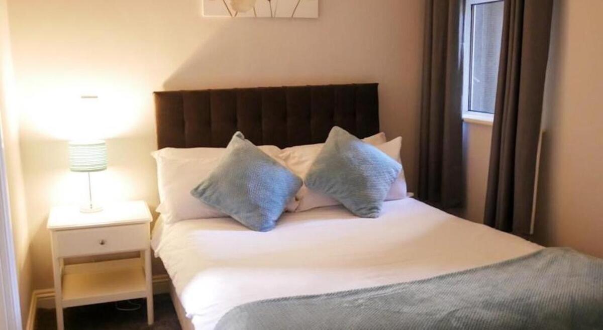 Wood Green Budget Rooms - Next To Mall & Metro Station - 10 Min To City Center Londyn Zewnętrze zdjęcie