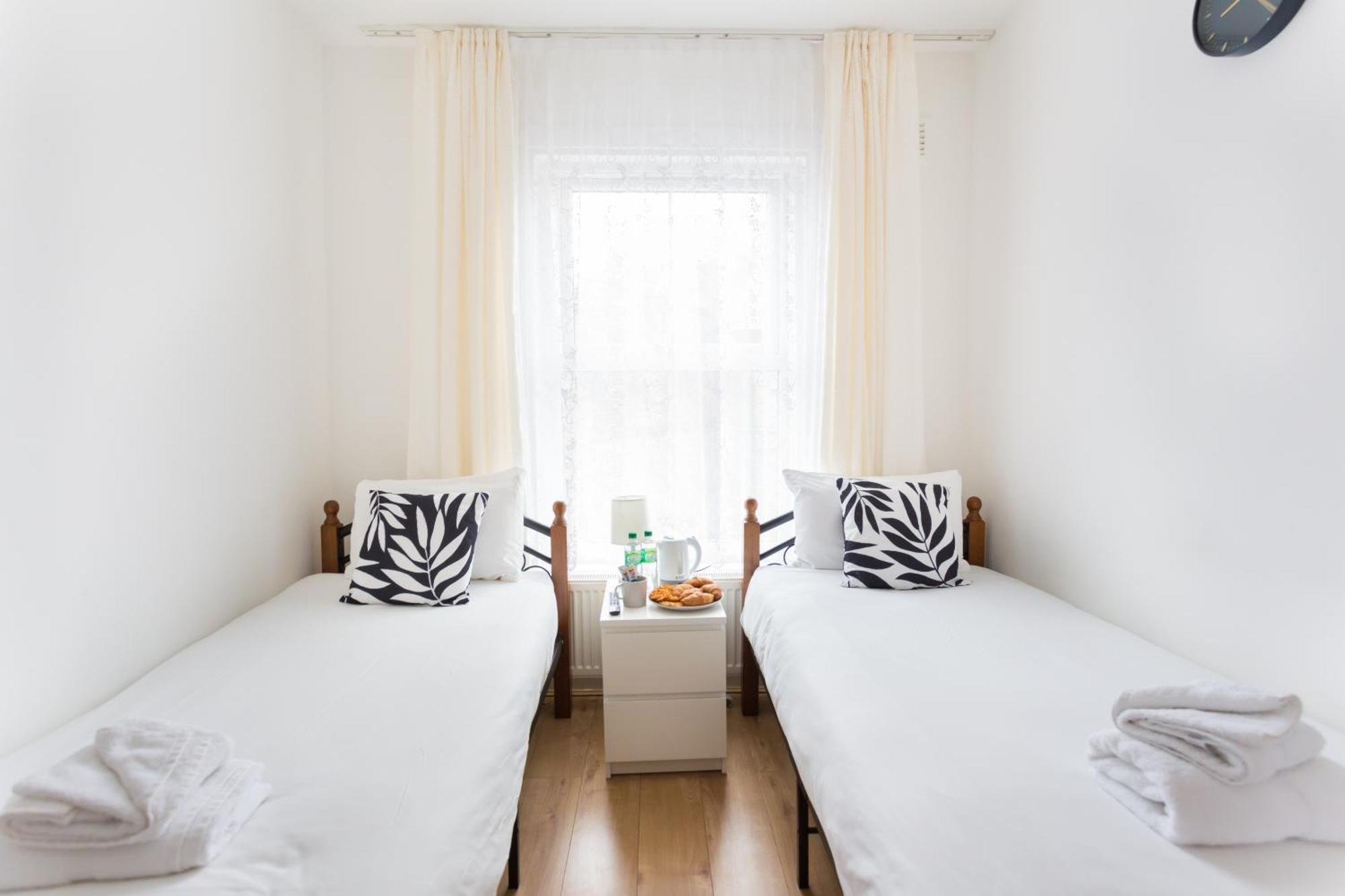 Wood Green Budget Rooms - Next To Mall & Metro Station - 10 Min To City Center Londyn Zewnętrze zdjęcie