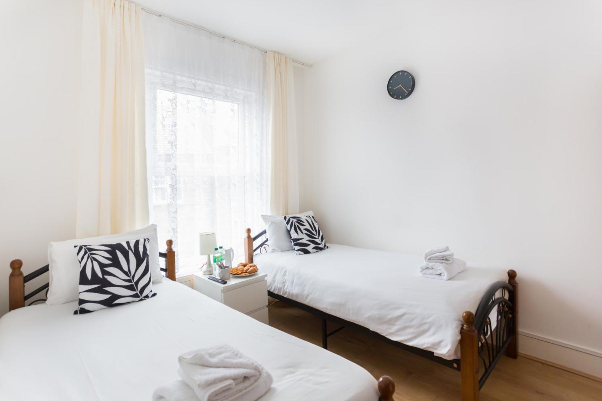 Wood Green Budget Rooms - Next To Mall & Metro Station - 10 Min To City Center Londyn Zewnętrze zdjęcie