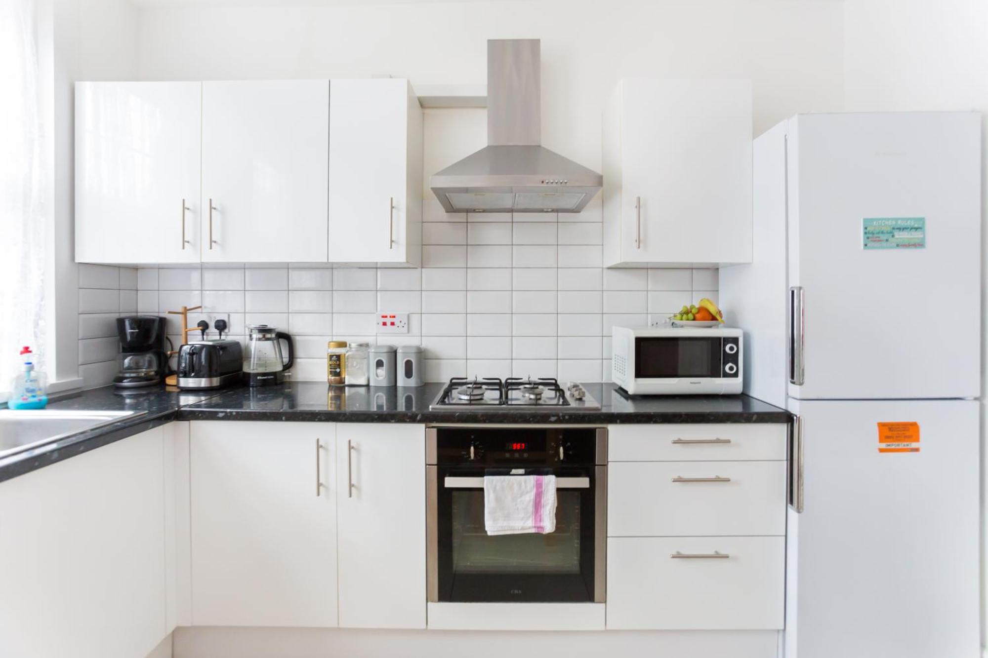 Wood Green Budget Rooms - Next To Mall & Metro Station - 10 Min To City Center Londyn Zewnętrze zdjęcie