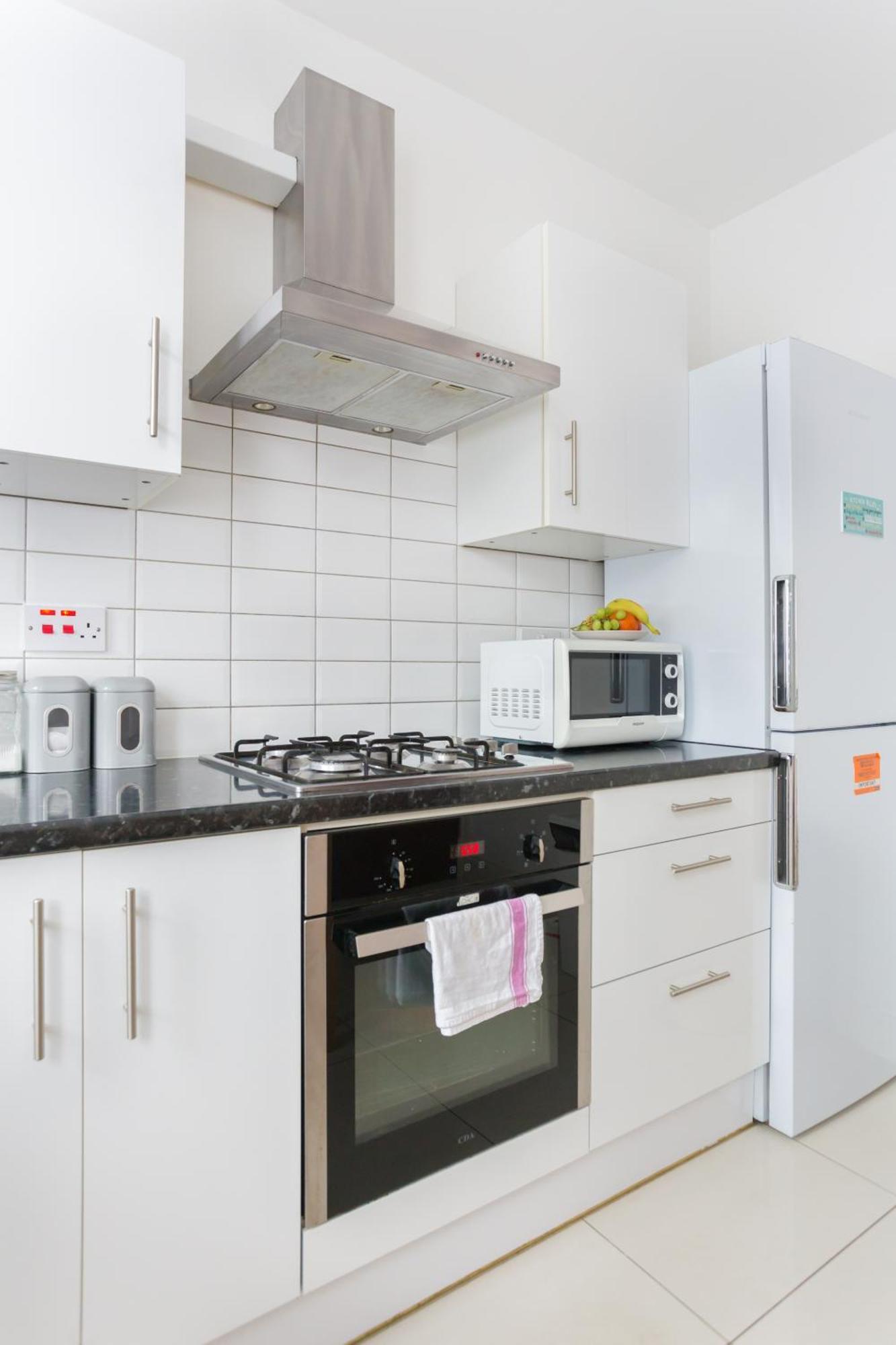 Wood Green Budget Rooms - Next To Mall & Metro Station - 10 Min To City Center Londyn Zewnętrze zdjęcie