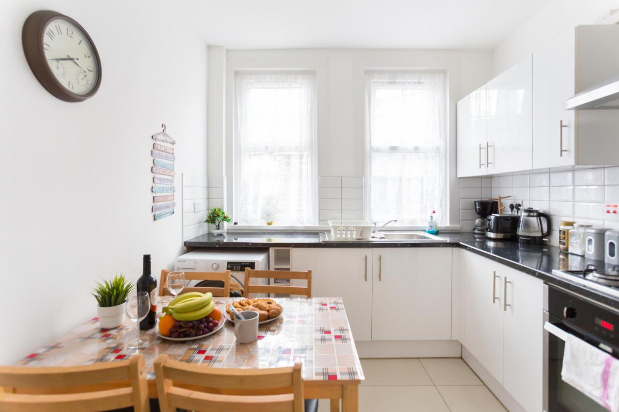 Wood Green Budget Rooms - Next To Mall & Metro Station - 10 Min To City Center Londyn Zewnętrze zdjęcie