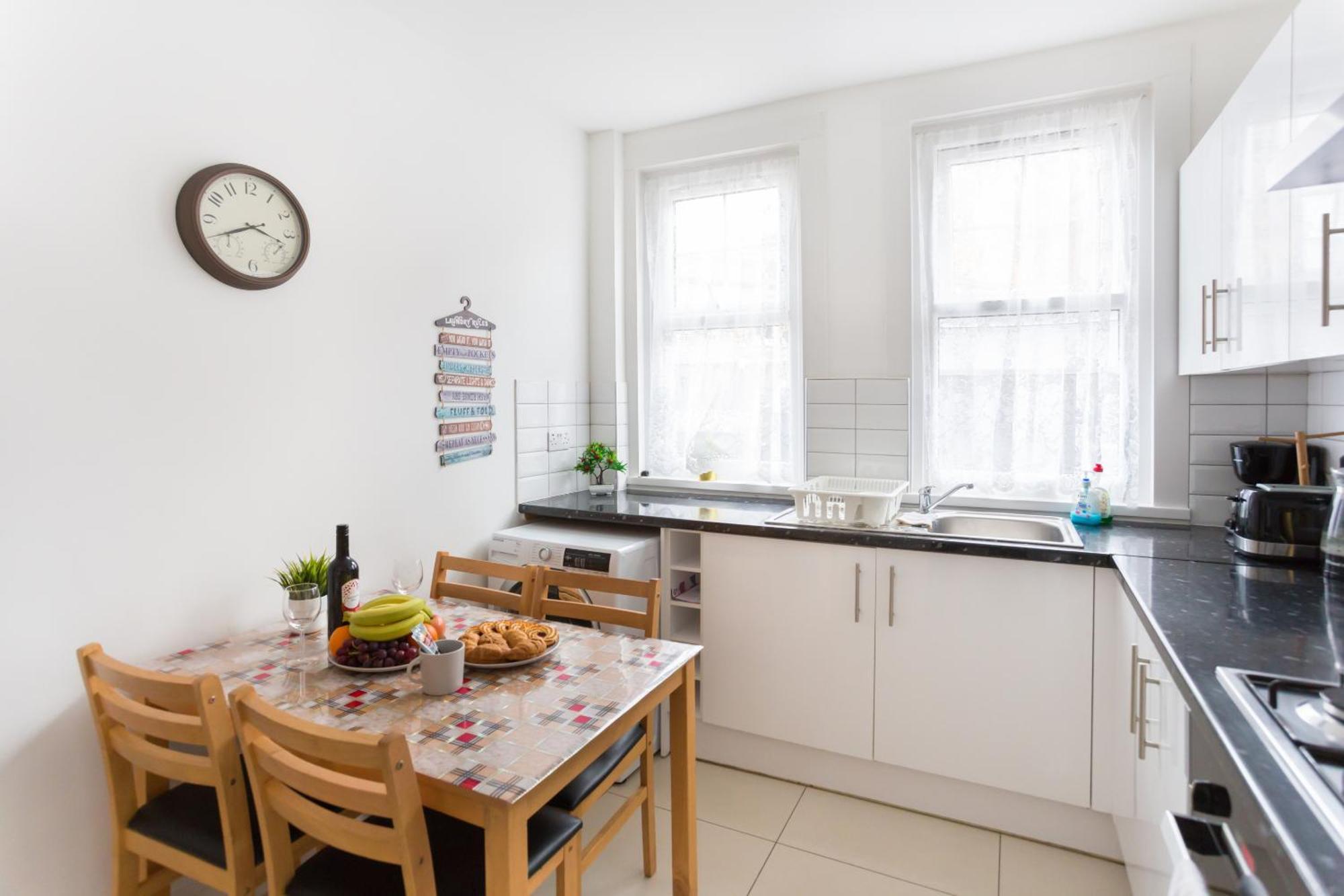 Wood Green Budget Rooms - Next To Mall & Metro Station - 10 Min To City Center Londyn Zewnętrze zdjęcie